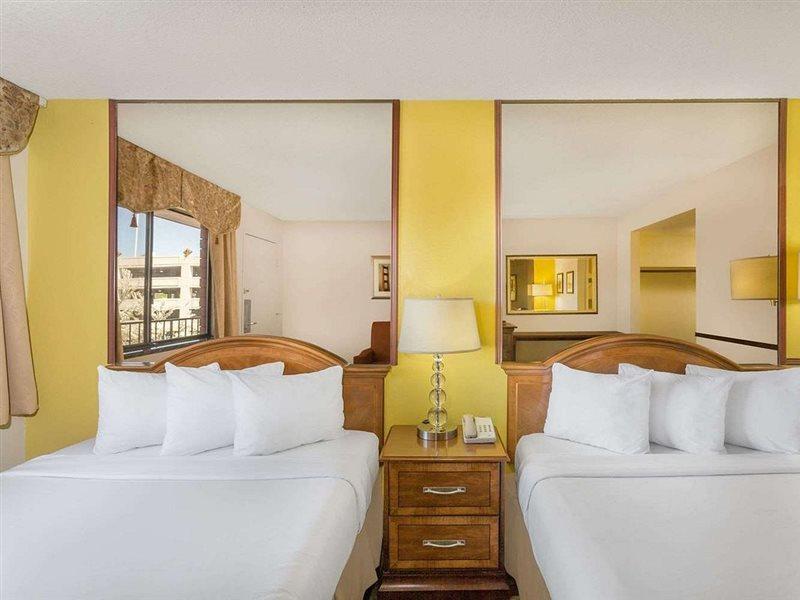 Hotel Travelodge By Wyndham Reno