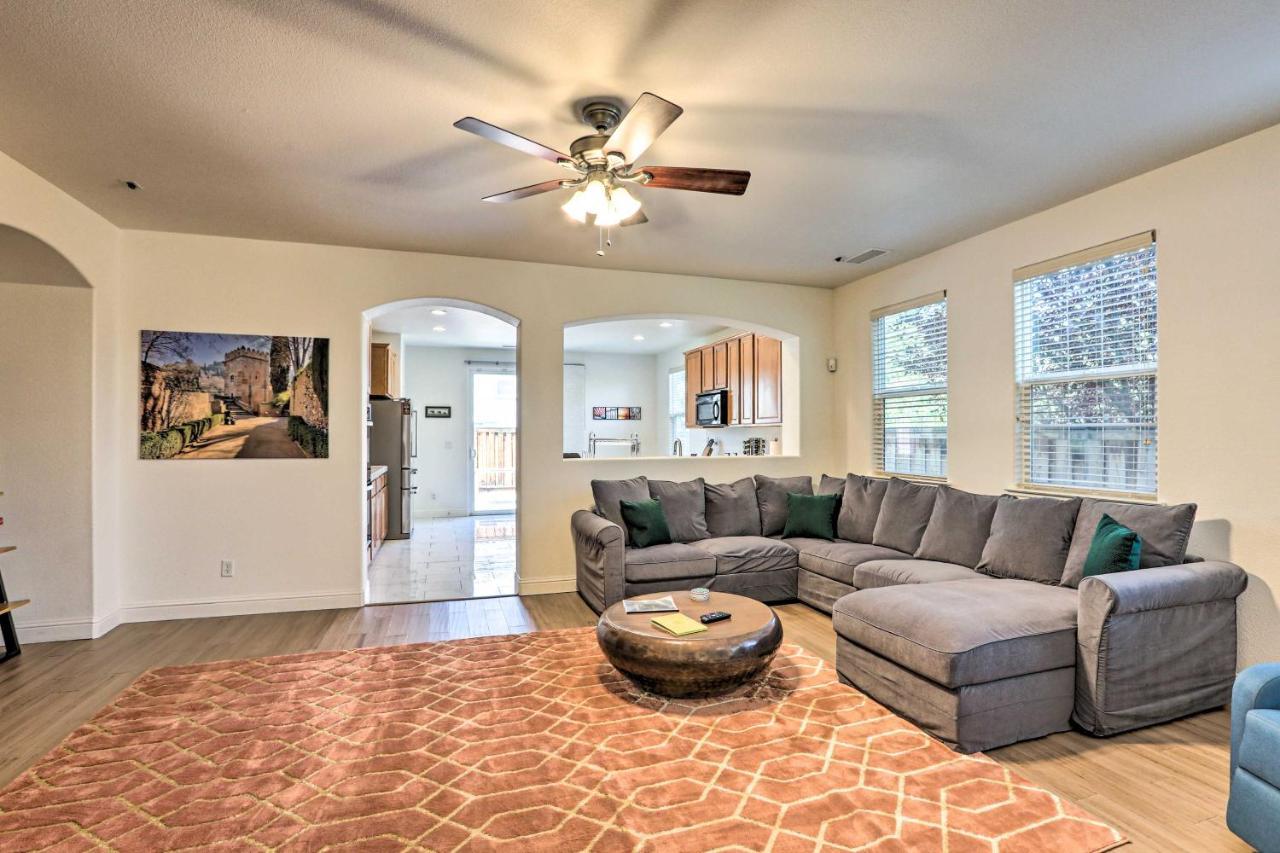 Quiet Retreat About 12 Mi To Riverwalk District! Holiday home