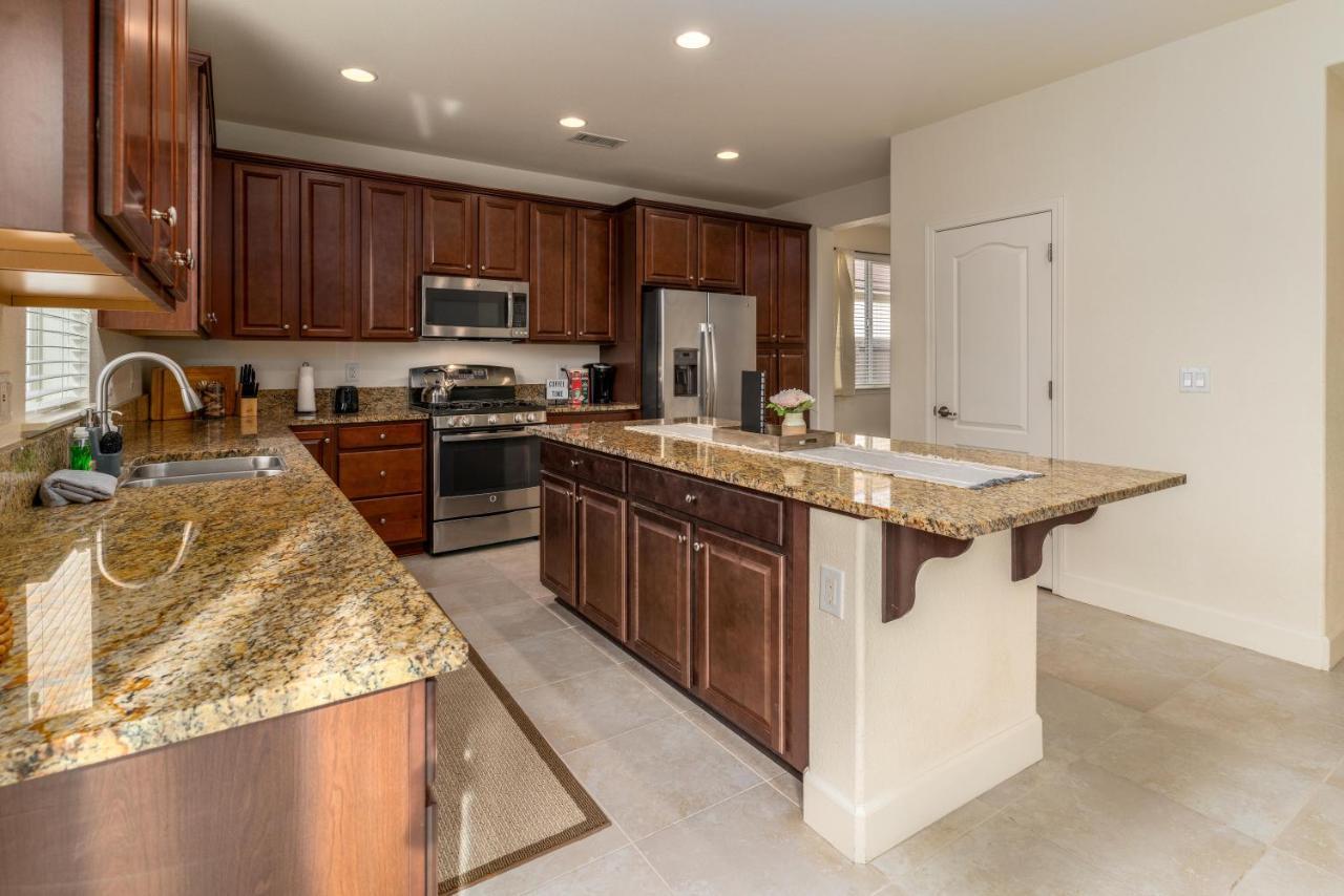 Dream Family In South 4 Bed 30 Min To Tahoe Holiday home *