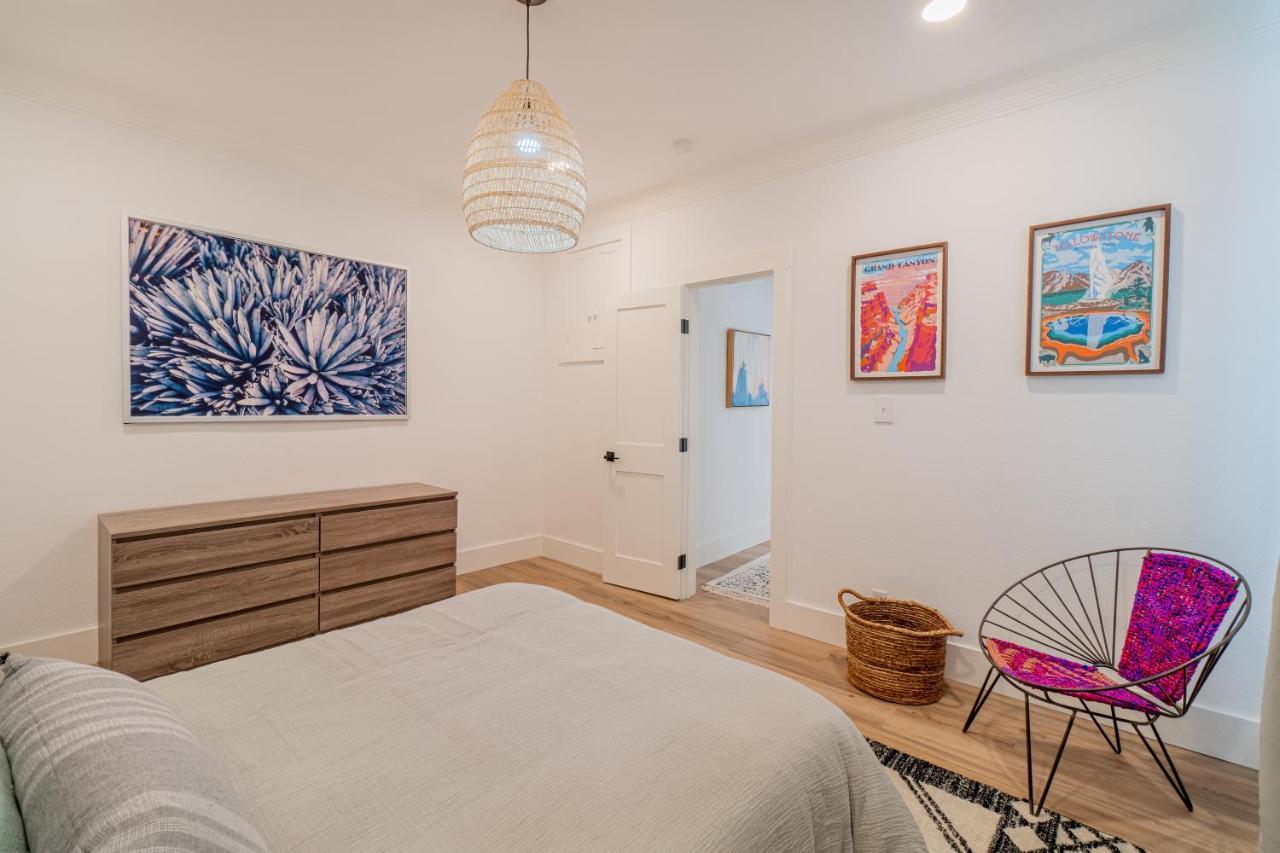 Apartment Plush 2-bed In Riverside Heights! *