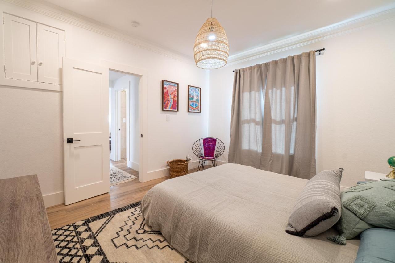 Plush 2-bed In Riverside Heights!