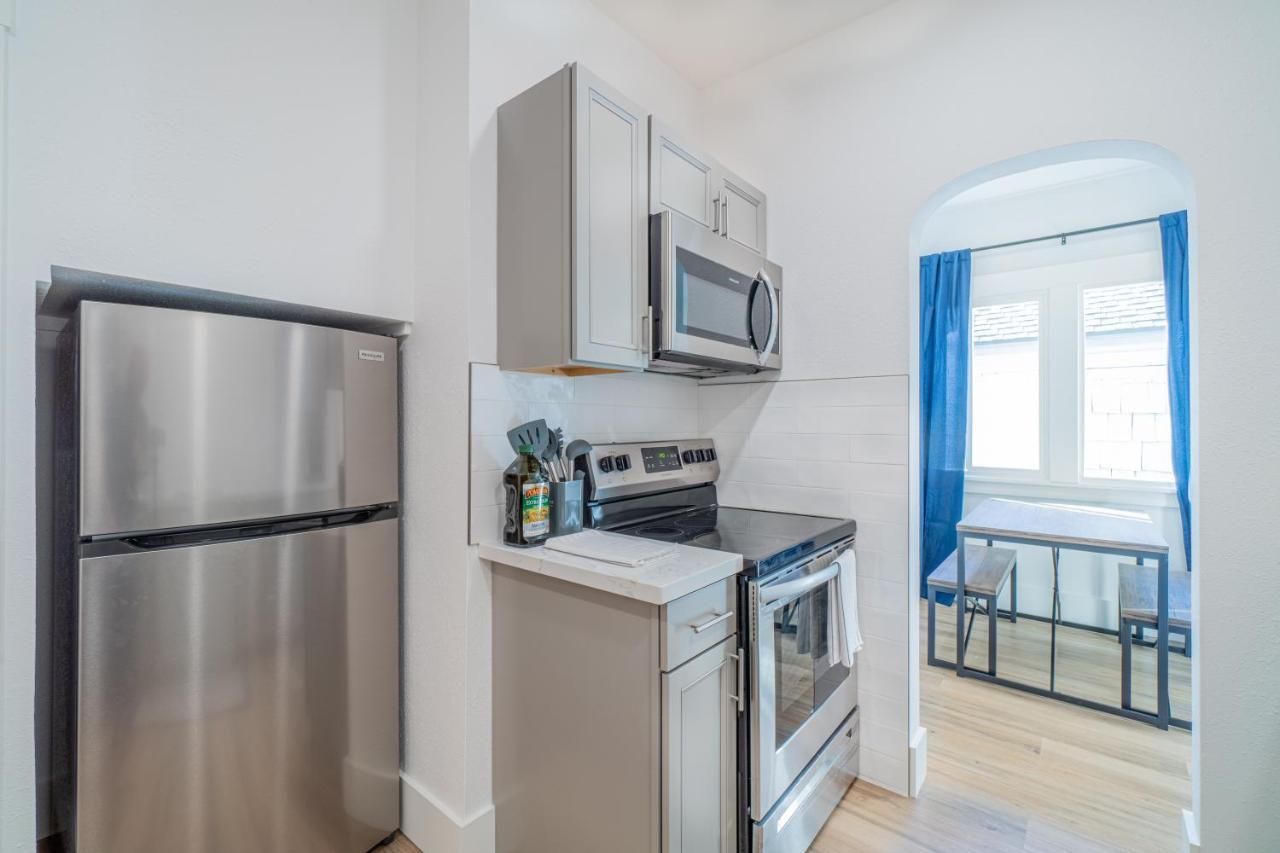 Plush 2-bed In Riverside Heights! *