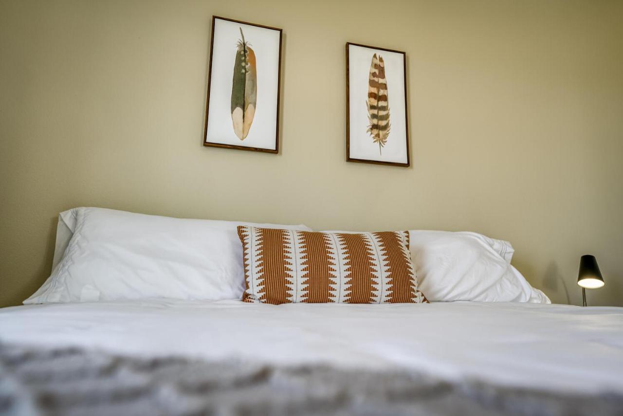 Luxury Retreat - King Beds, Hot Tub, & Pool - Family & Remote Work Friendly