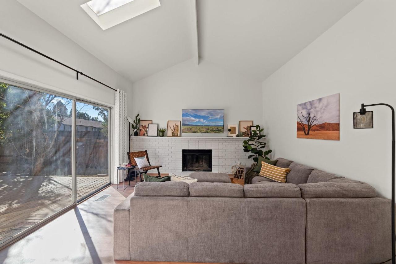 Delightful 4br Nr Downtown W Fireplace Holiday home Reno