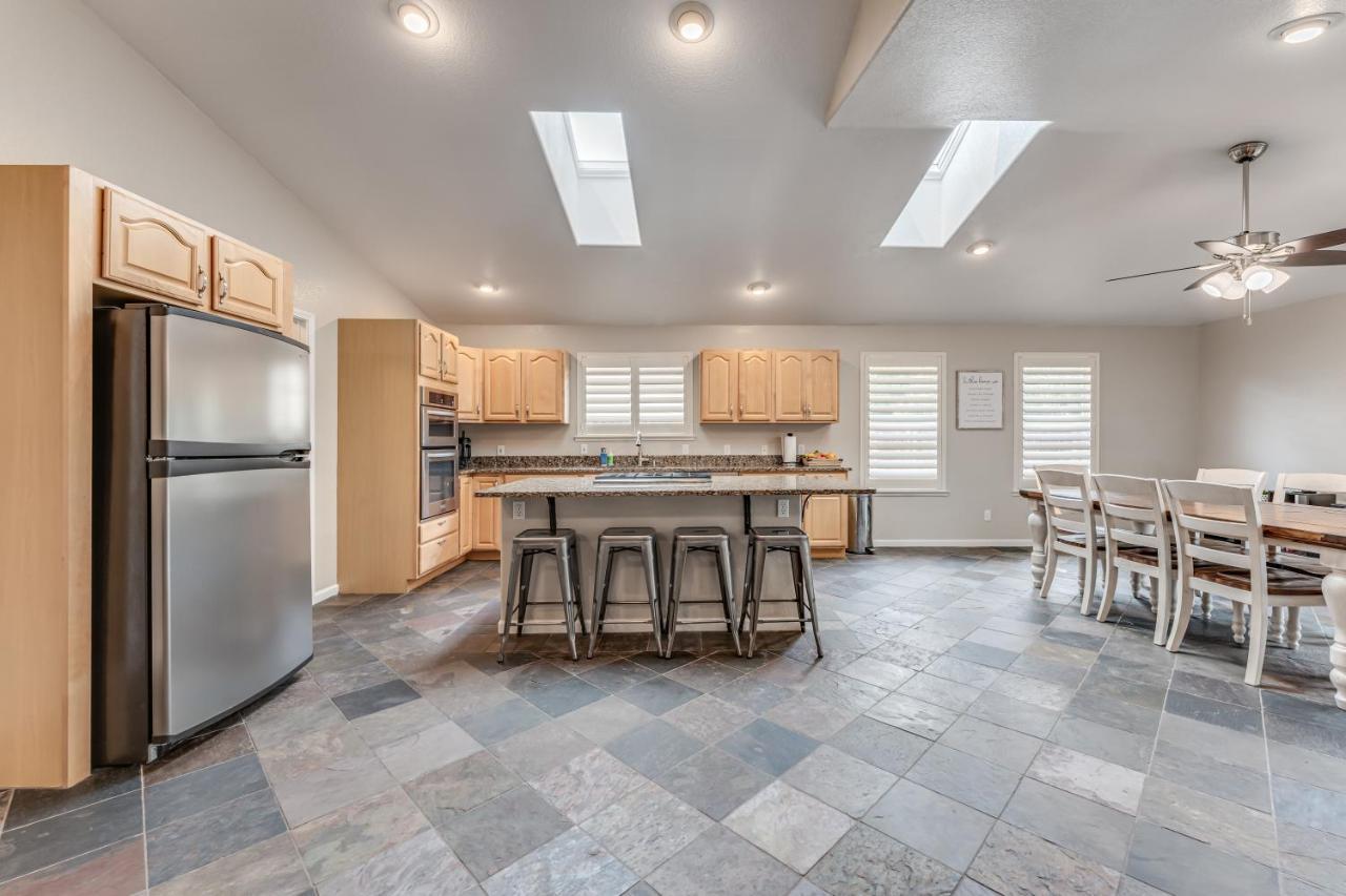 Comfy Home Near Unr, San Rafael Park, And Downtown Holiday home Reno