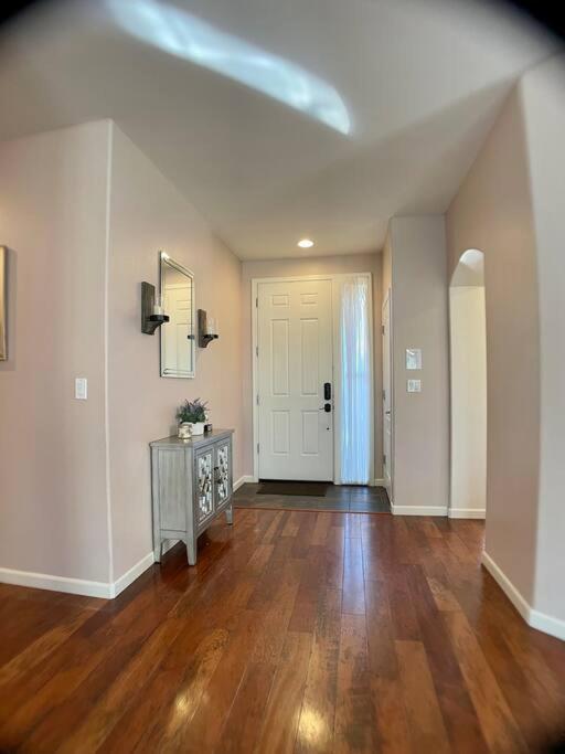 Cozy Casa W/fireplace, Double Ovens, Garage Parking, Ev Charger 20min Mt Rose; 40 2 Tahoe *