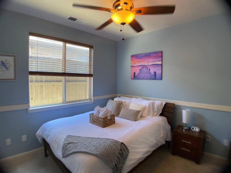 Cozy Casa W/fireplace, Double Ovens, Garage Parking, Ev Charger 20min Mt Rose; 40 2 Tahoe *