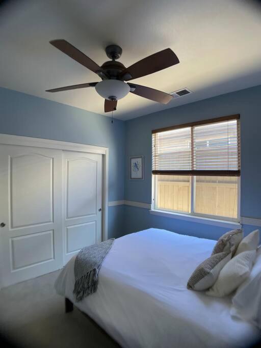 Cozy Casa W/fireplace, Double Ovens, Garage Parking, Ev Charger 20min Mt Rose; 40 2 Tahoe Holiday home *