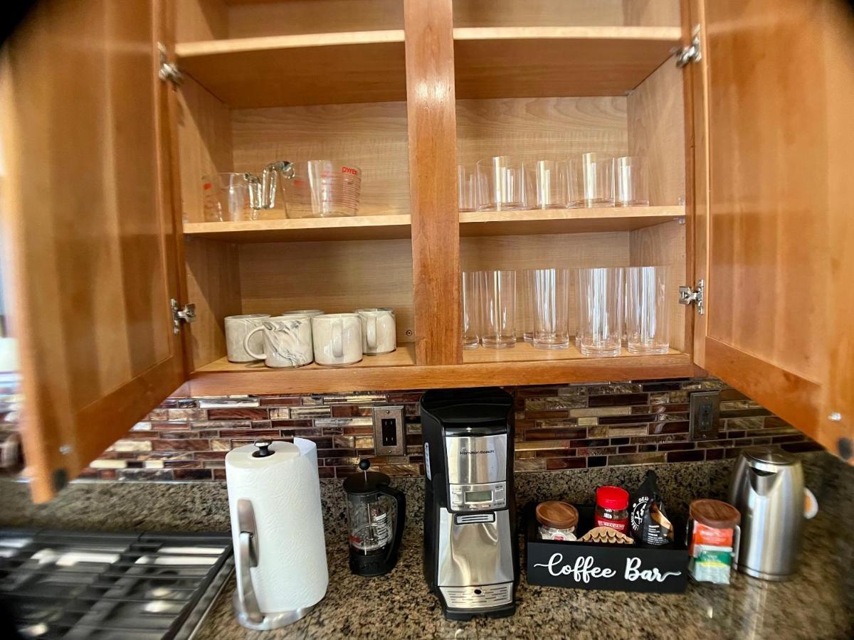 Cozy Casa W/fireplace, Double Ovens, Garage Parking, Ev Charger 20min Mt Rose; 40 2 Tahoe Reno