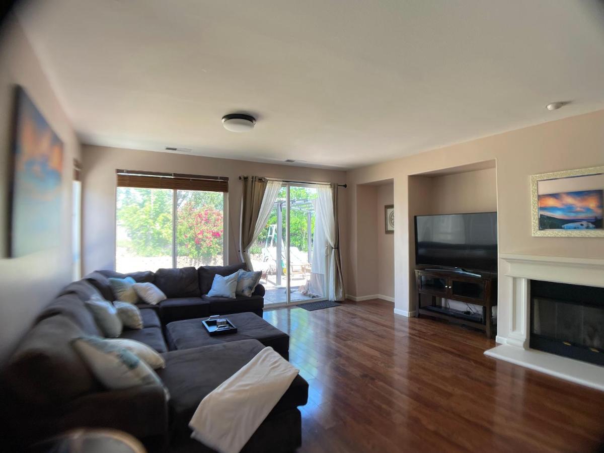 Cozy Casa W/fireplace, Double Ovens, Garage Parking, Ev Charger 20min Mt Rose; 40 2 Tahoe Holiday home *