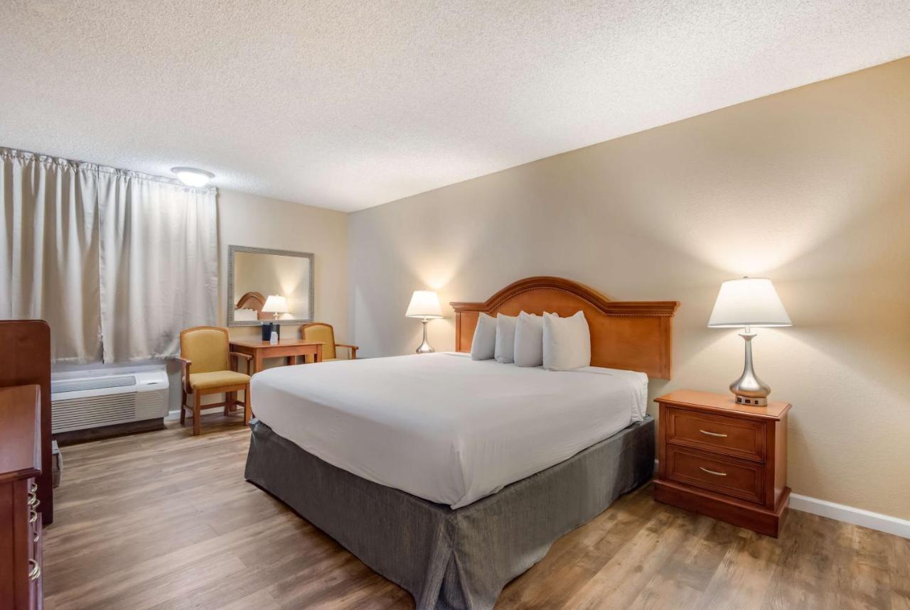 Surestay By Western Airport Hotel 3*