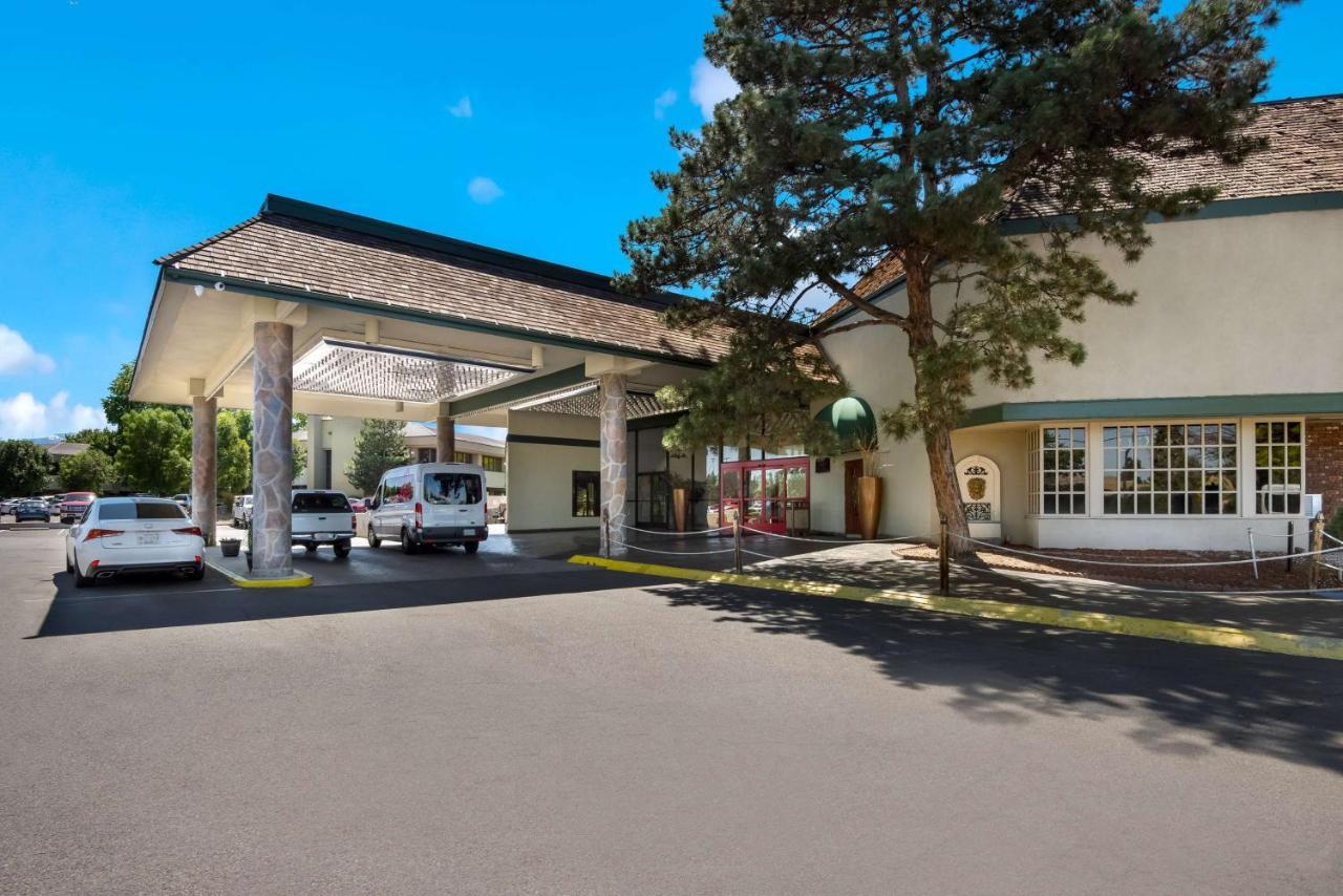Hotel Surestay By Western Airport