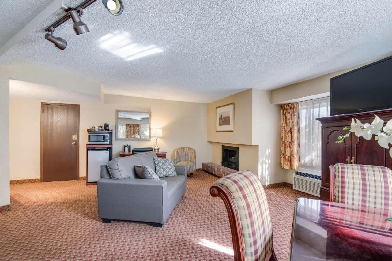 Hotel Surestay By Western Airport