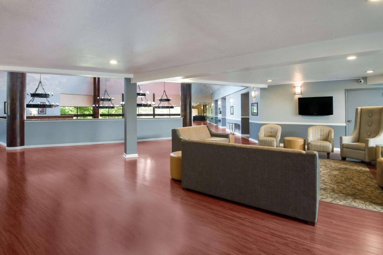 Surestay By Western Airport Hotel