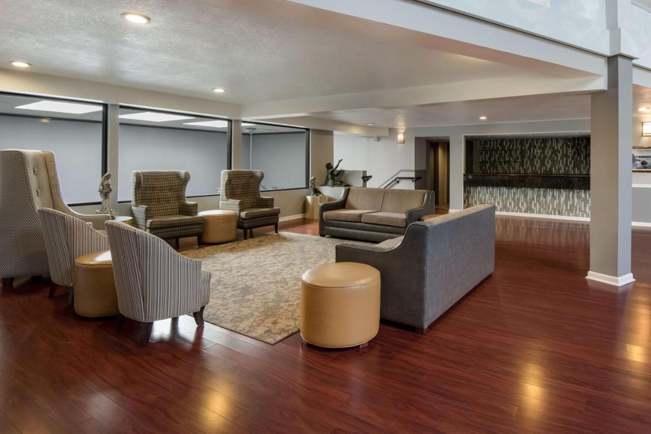 Hotel Surestay By Western Airport