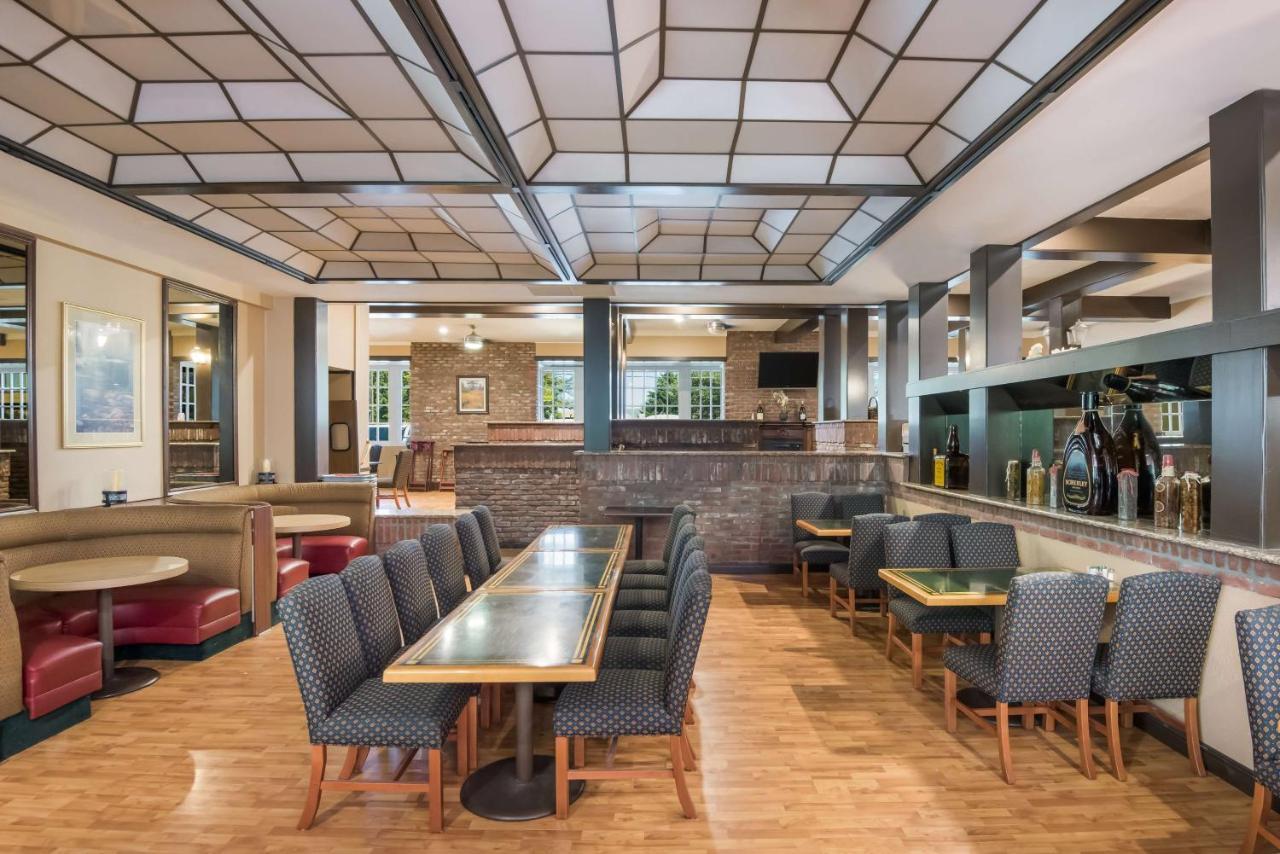 Surestay By Western Airport Hotel