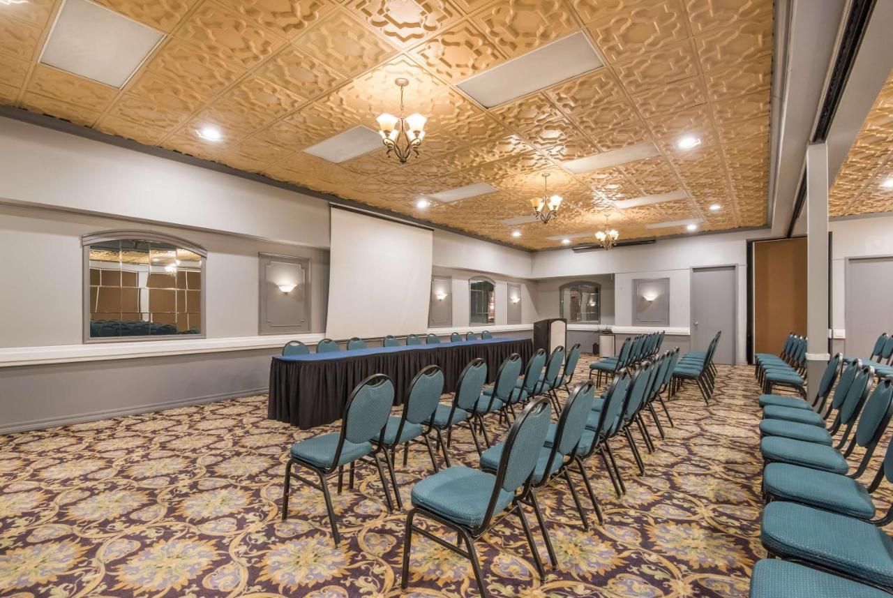 Hotel Surestay By Western Airport