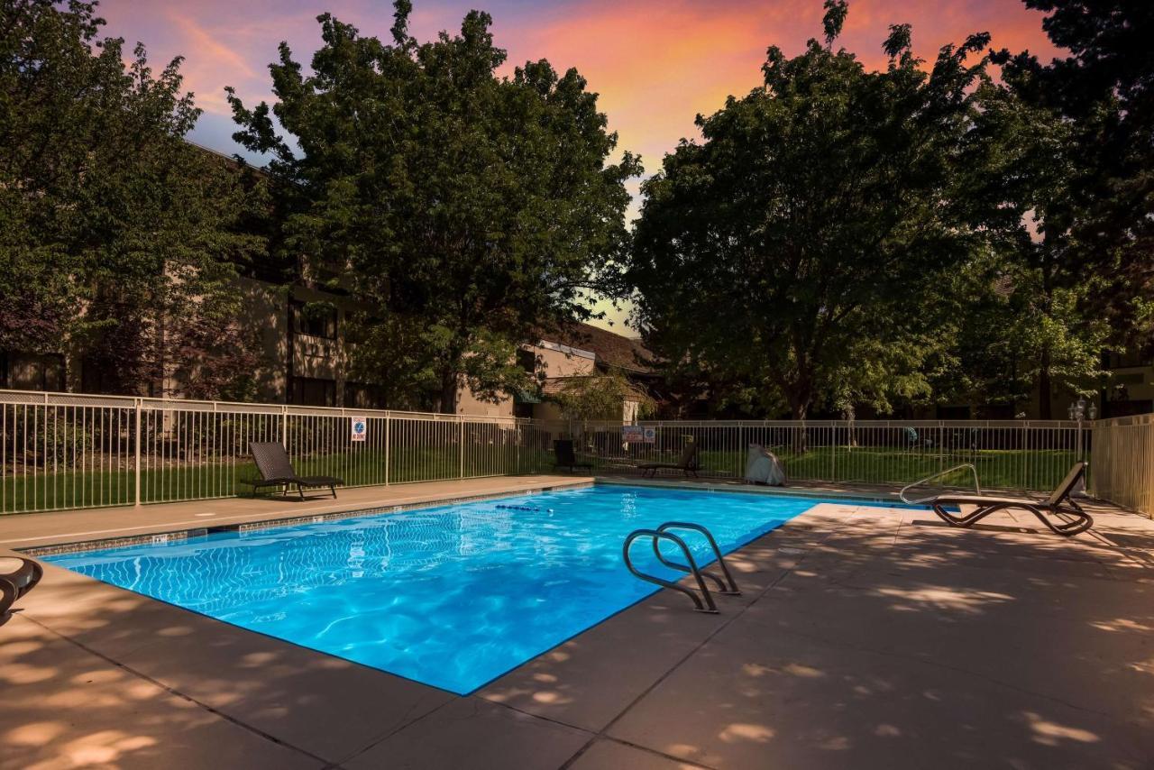 Surestay By Western Airport Reno