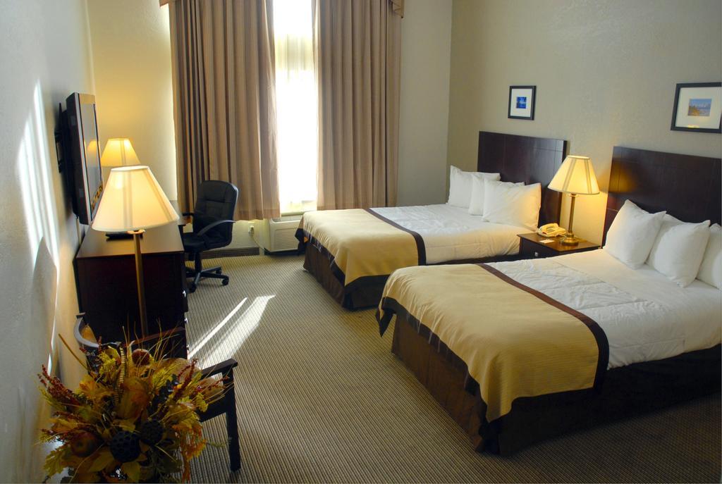 Hotel Baymont By Wyndham 2*