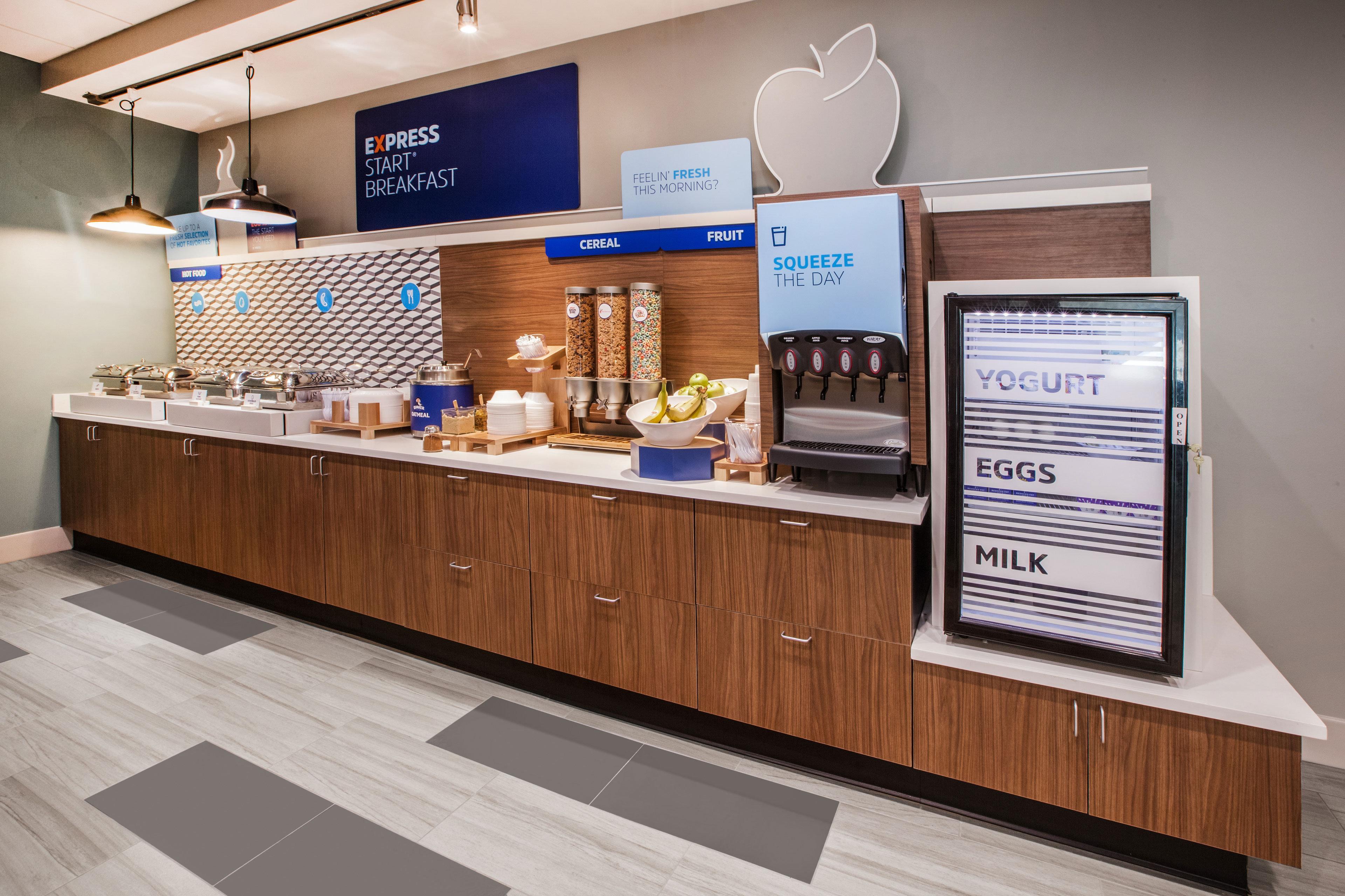 Express Airport By Ihg Hotel