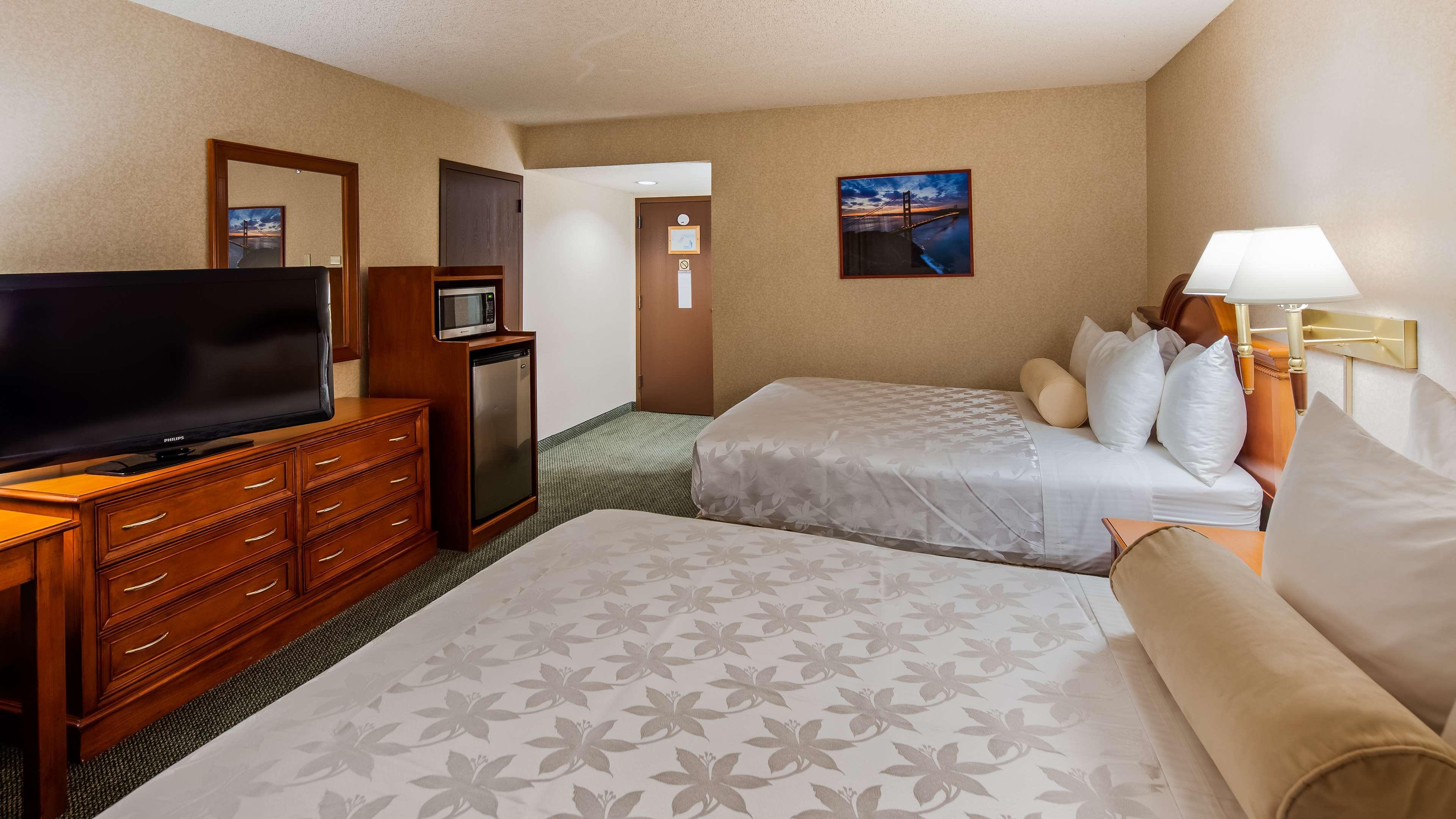 Hotel Surestay By Western Airport