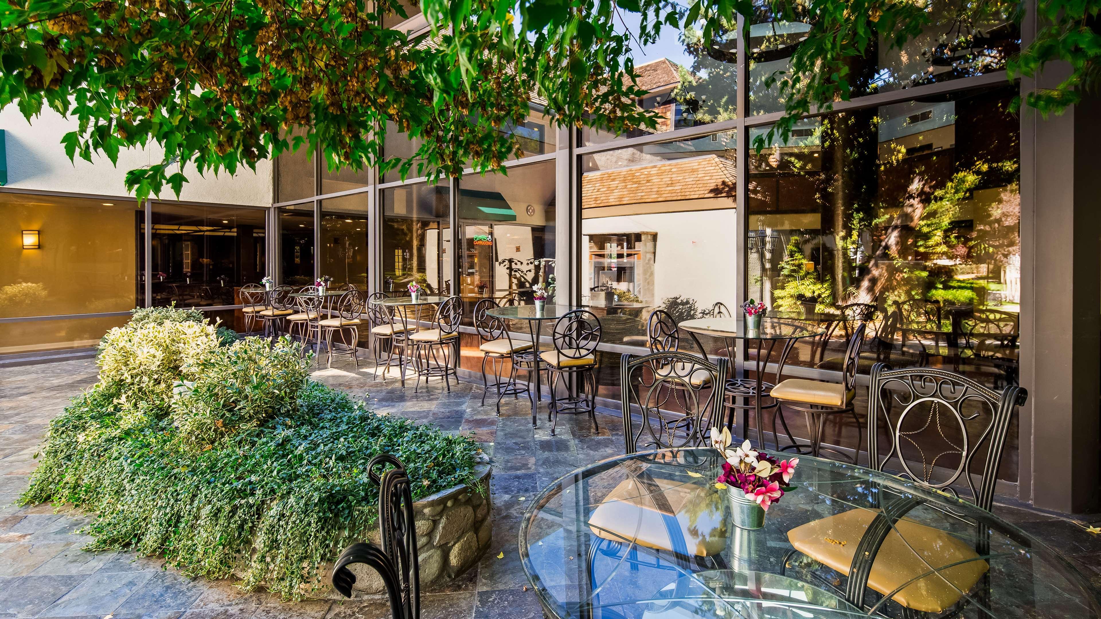 Surestay By Western Airport Hotel
