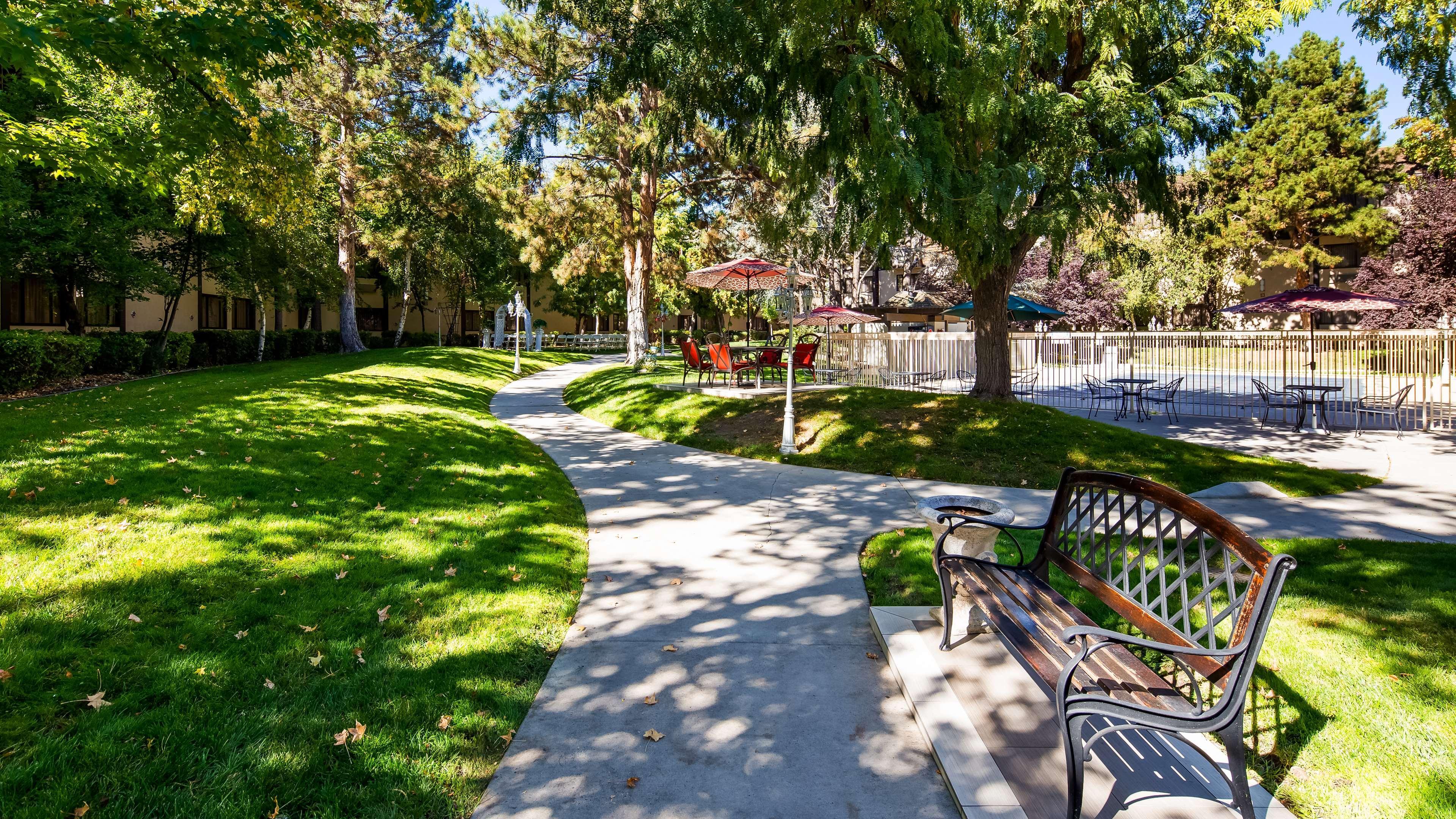 Surestay By Western Airport Reno