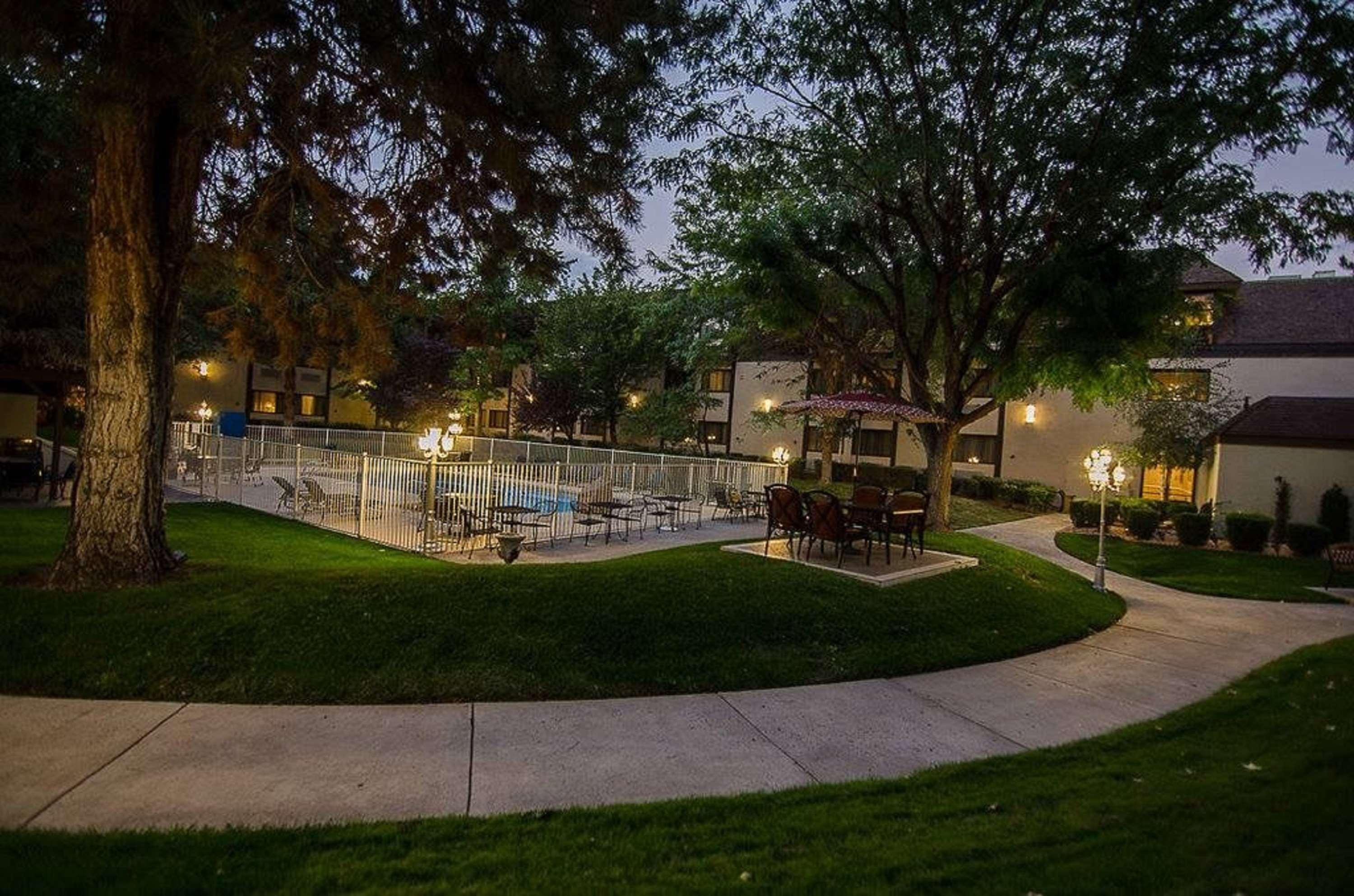 Surestay By Western Airport Reno