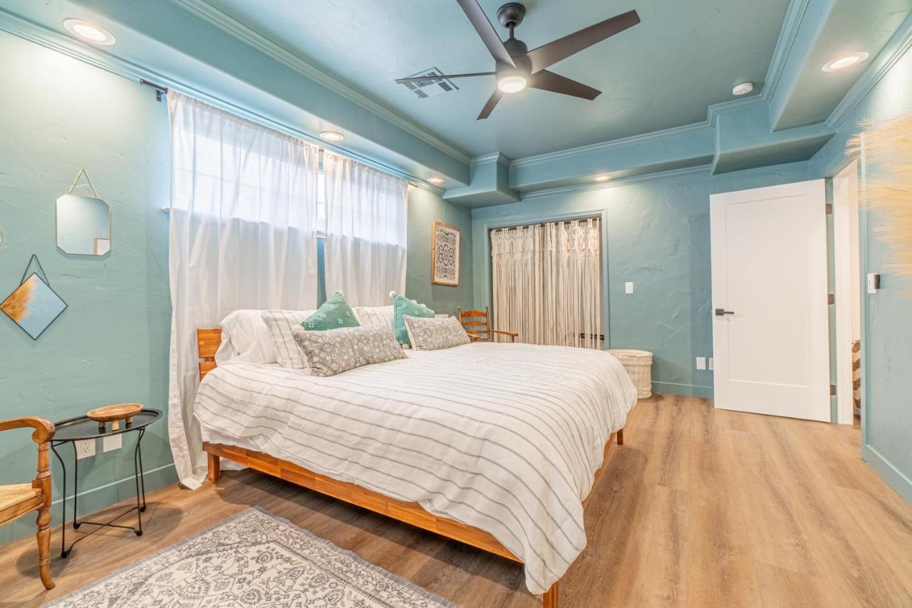 Stylish 2-bedroom Walking Distance To Downtown * Reno
