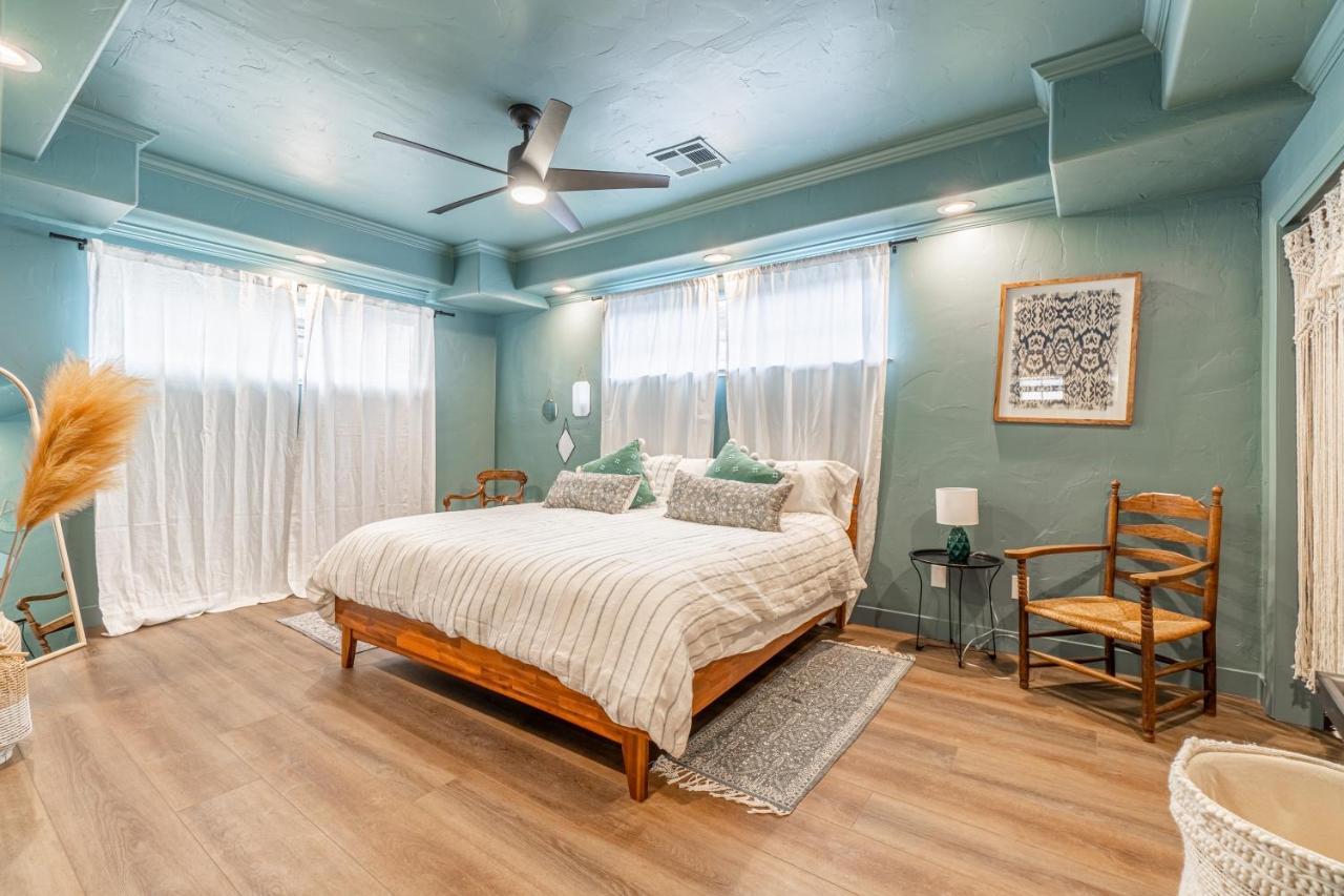 Holiday home Stylish 2-bedroom Walking Distance To Downtown