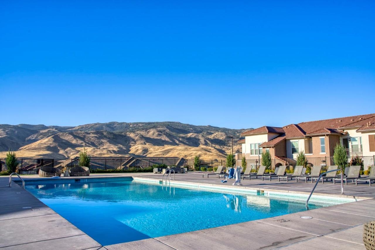Luxury Retreat - King Beds, Hot Tub, & Pool - Family & Remote Work Friendly Apartment