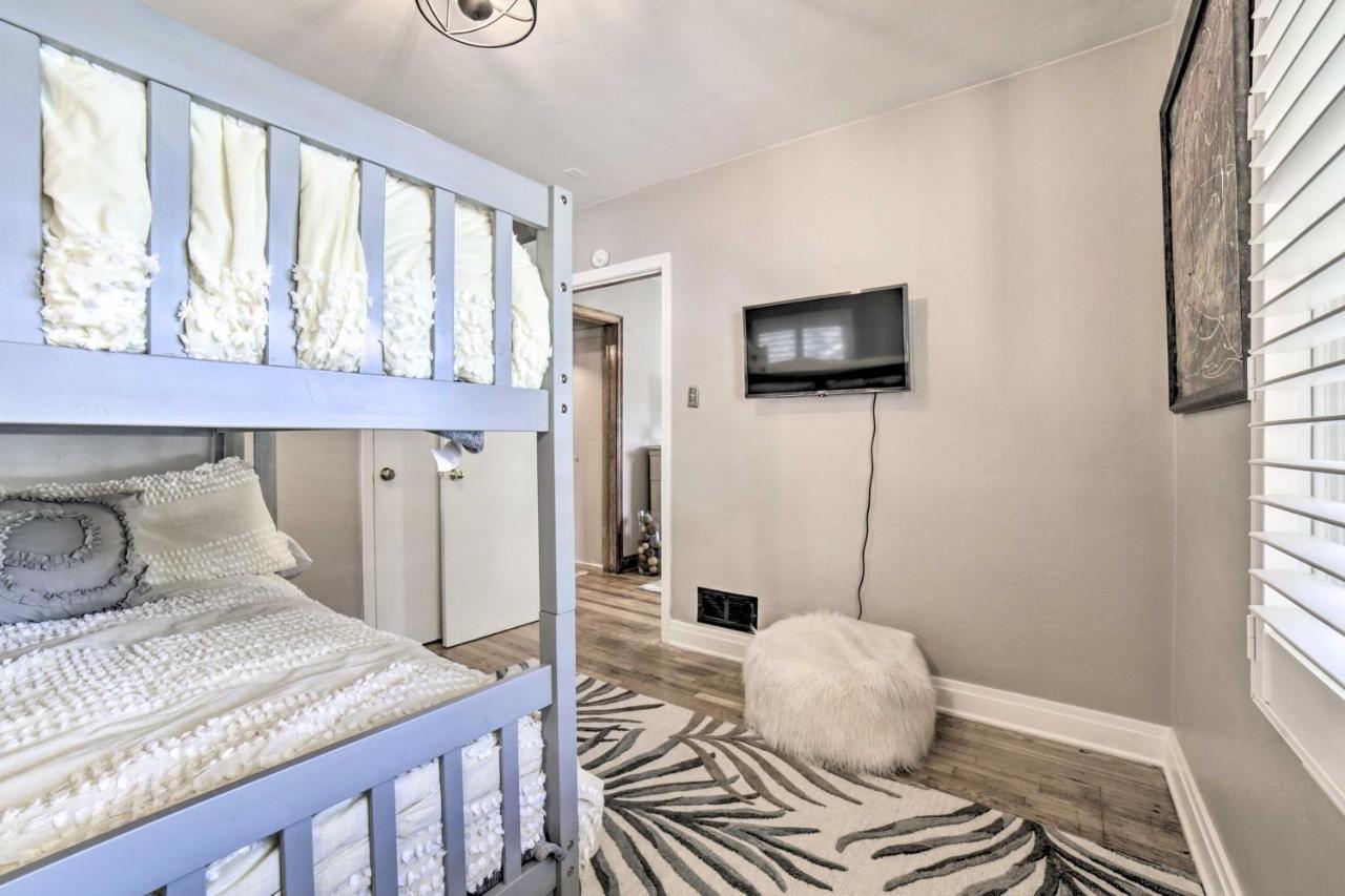 Enchanting Retreat With Deck Walk To Midtown! Reno