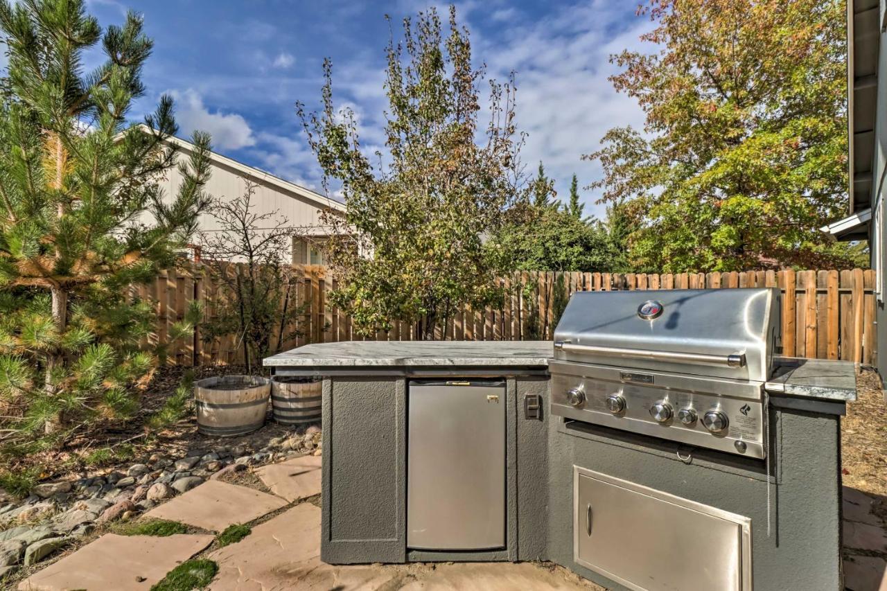 With Private Yard And Hot Tub * Reno