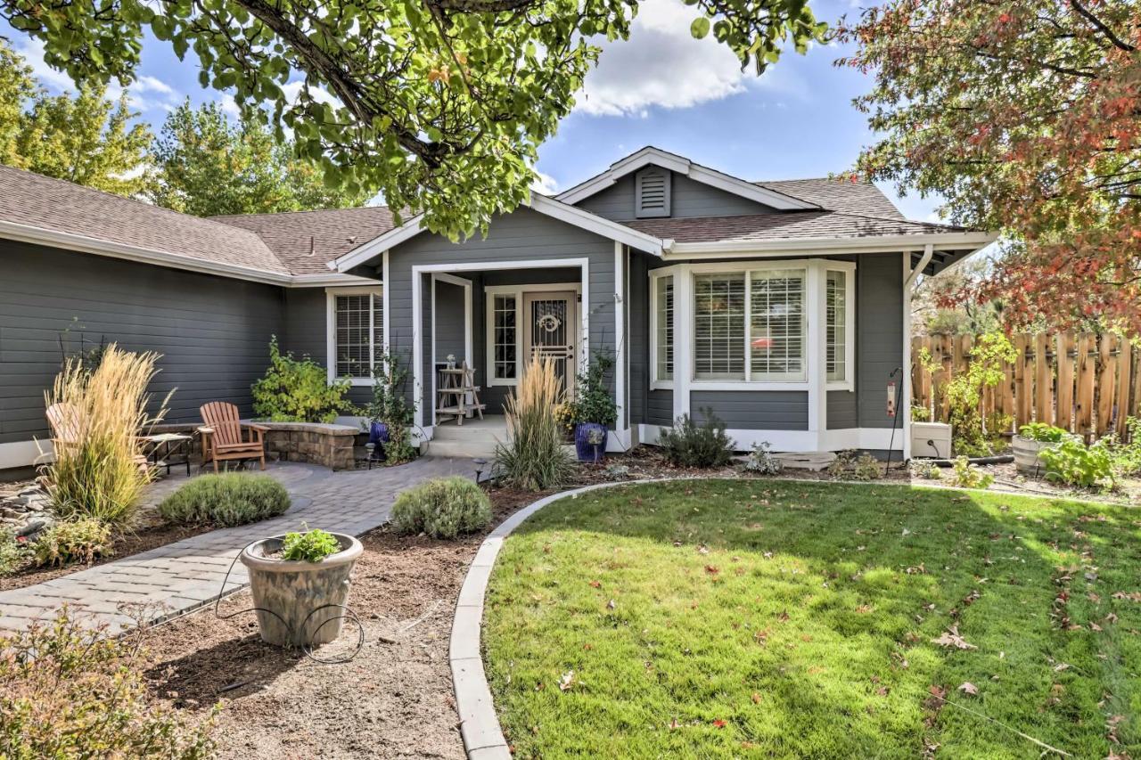 With Private Yard And Hot Tub Holiday home