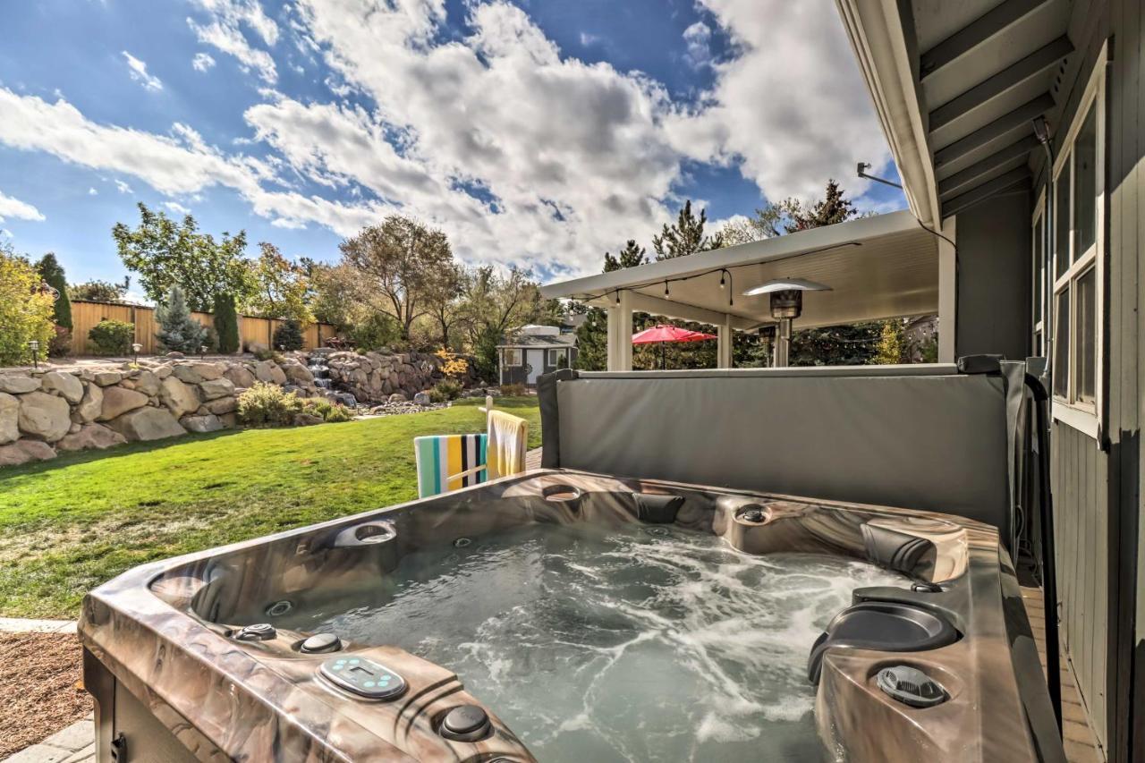 With Private Yard And Hot Tub Reno