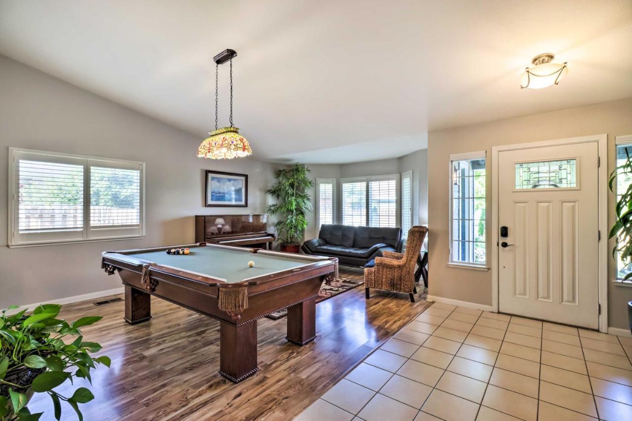 Holiday home With Private Yard And Hot Tub