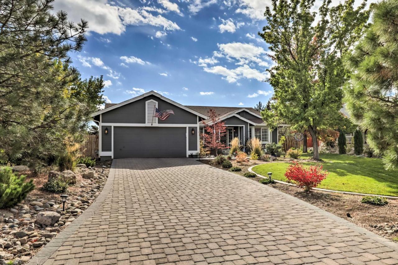 With Private Yard And Hot Tub * Reno