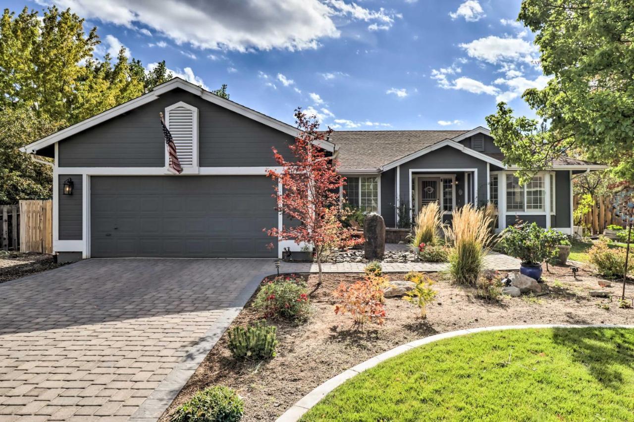 With Private Yard And Hot Tub * Reno
