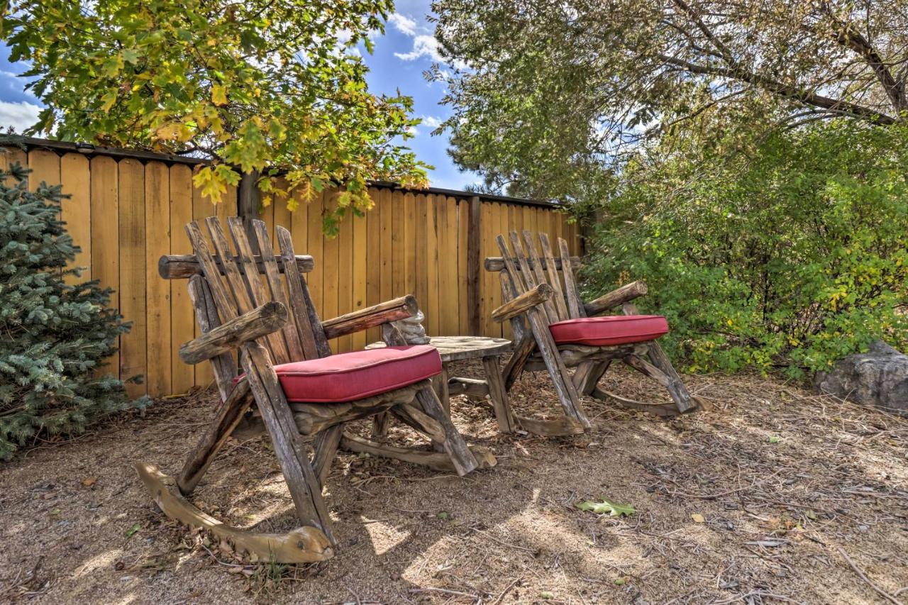 With Private Yard And Hot Tub *