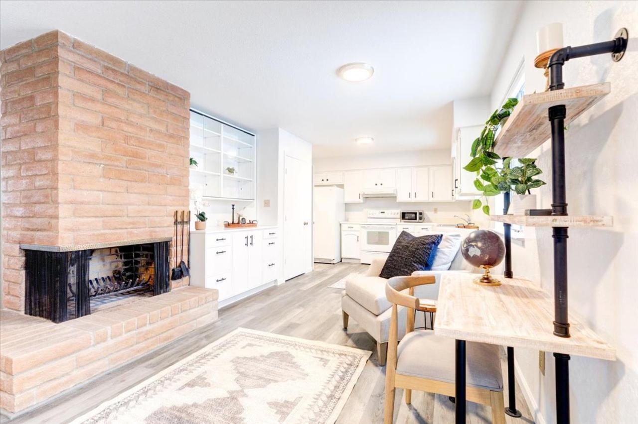 Modern - Quiet Neighborhood, Close To Downtown, Unr, Highway 80 Holiday home Reno