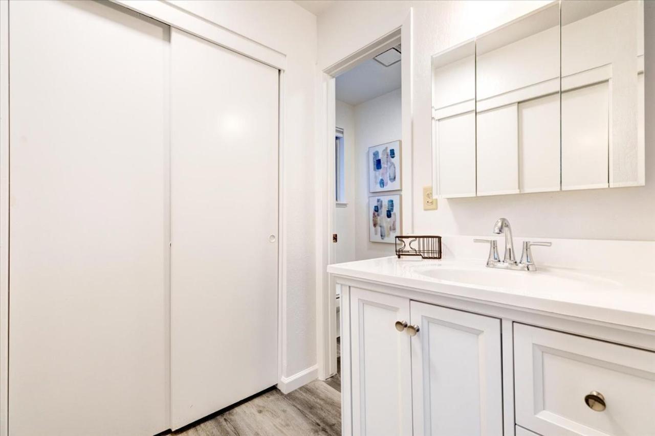 Modern - Quiet Neighborhood, Close To Downtown, Unr, Highway 80 Holiday home *