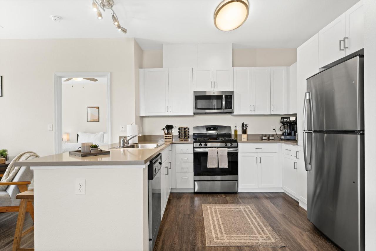 Luxury Retreat - King Beds, Hot Tub, & Pool - Family & Remote Work Friendly *