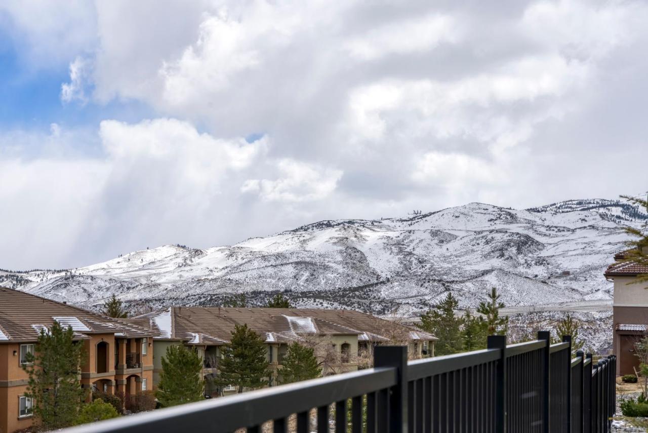 Luxury Retreat - King Beds, Hot Tub, & Pool - Family & Remote Work Friendly Apartment Reno