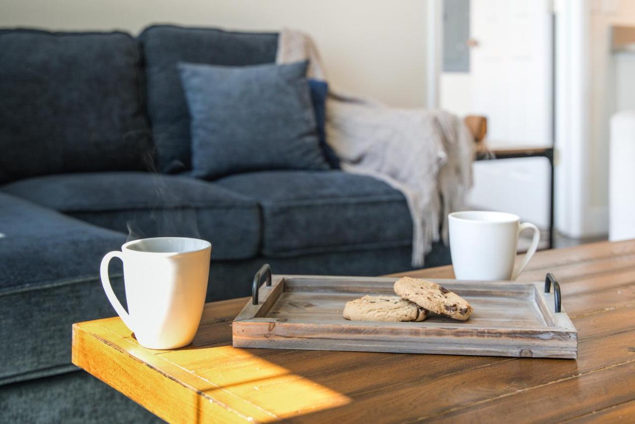 Apartment Luxury Retreat - King Beds, Hot Tub, & Pool - Family & Remote Work Friendly