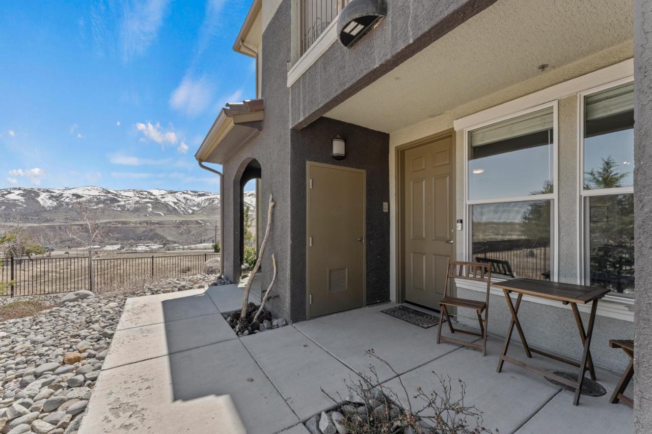 Apartment Luxury Retreat - King Beds, Hot Tub, & Pool - Family & Remote Work Friendly *