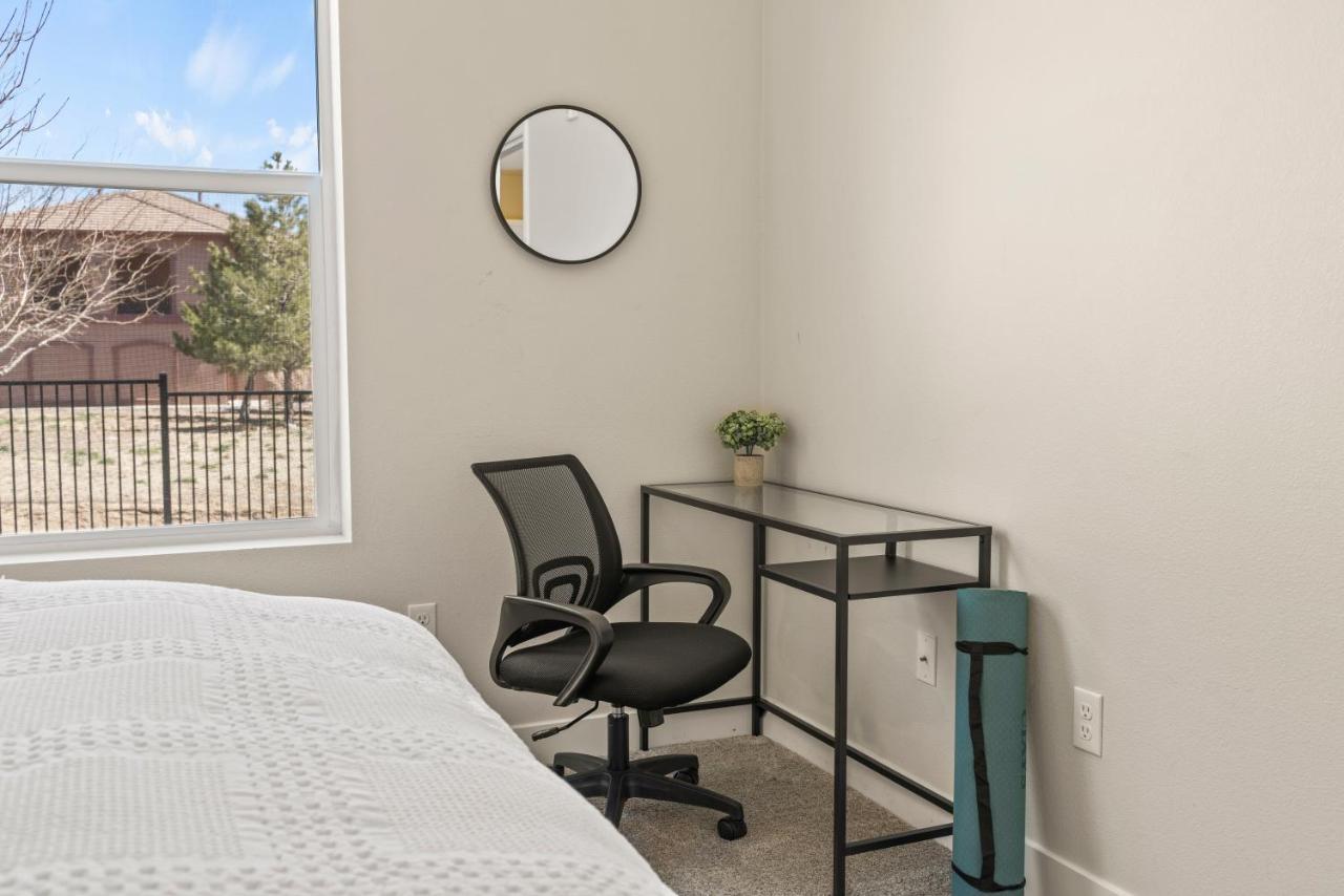 Luxury Retreat - King Beds, Hot Tub, & Pool - Family & Remote Work Friendly Apartment *