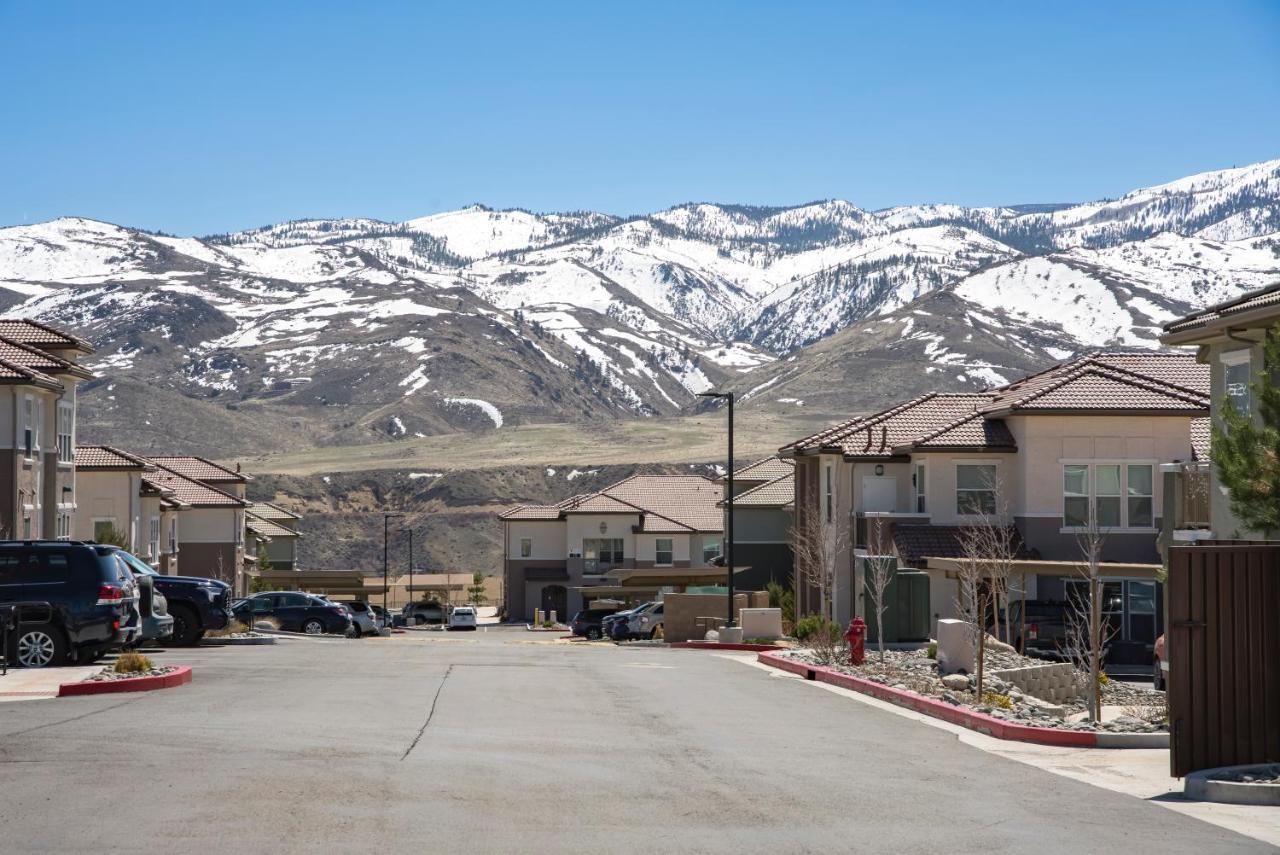 Apartment Luxury Retreat - King Beds, Hot Tub, & Pool - Family & Remote Work Friendly