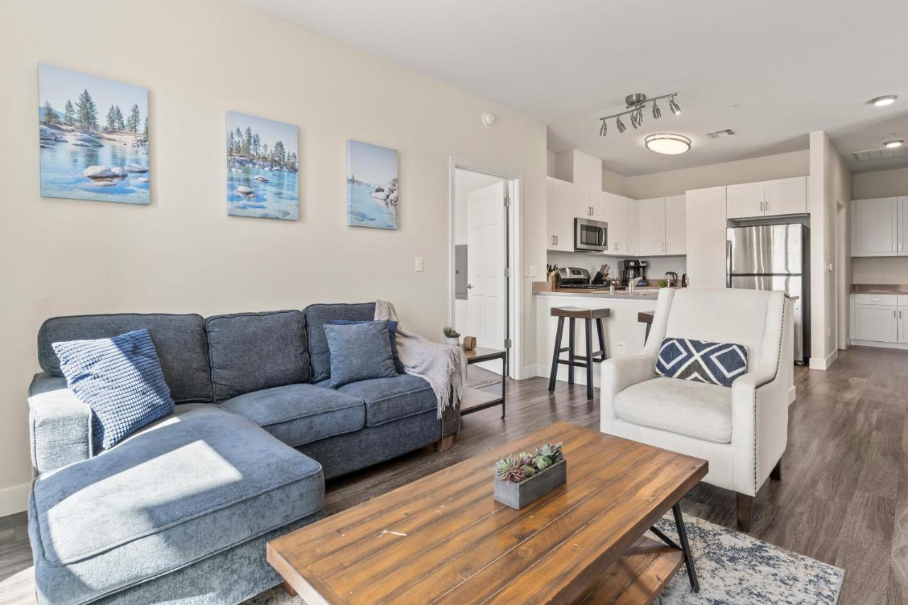 Luxury Retreat - King Beds, Hot Tub, & Pool - Family & Remote Work Friendly Apartment Reno