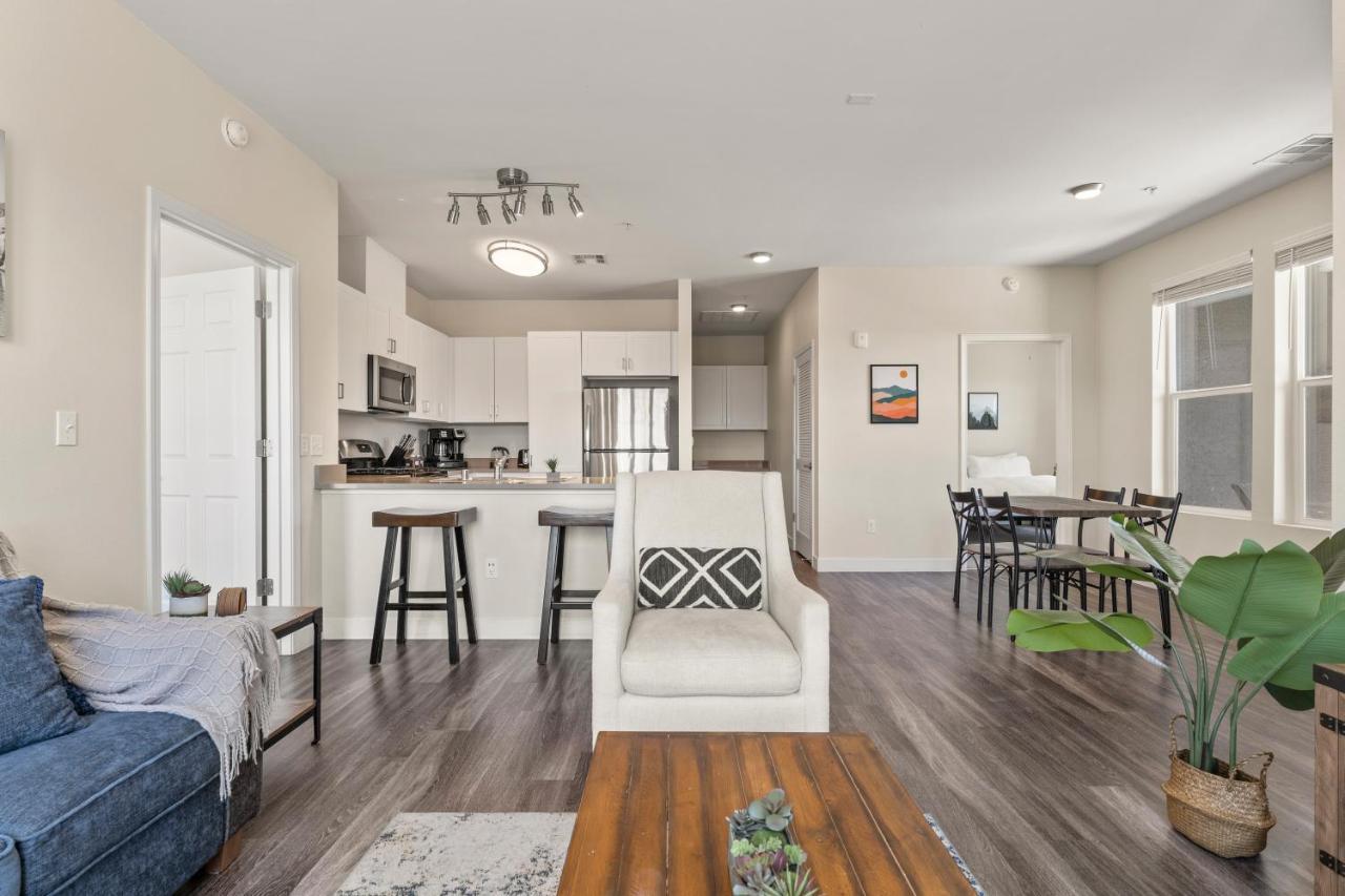 Luxury Retreat - King Beds, Hot Tub, & Pool - Family & Remote Work Friendly