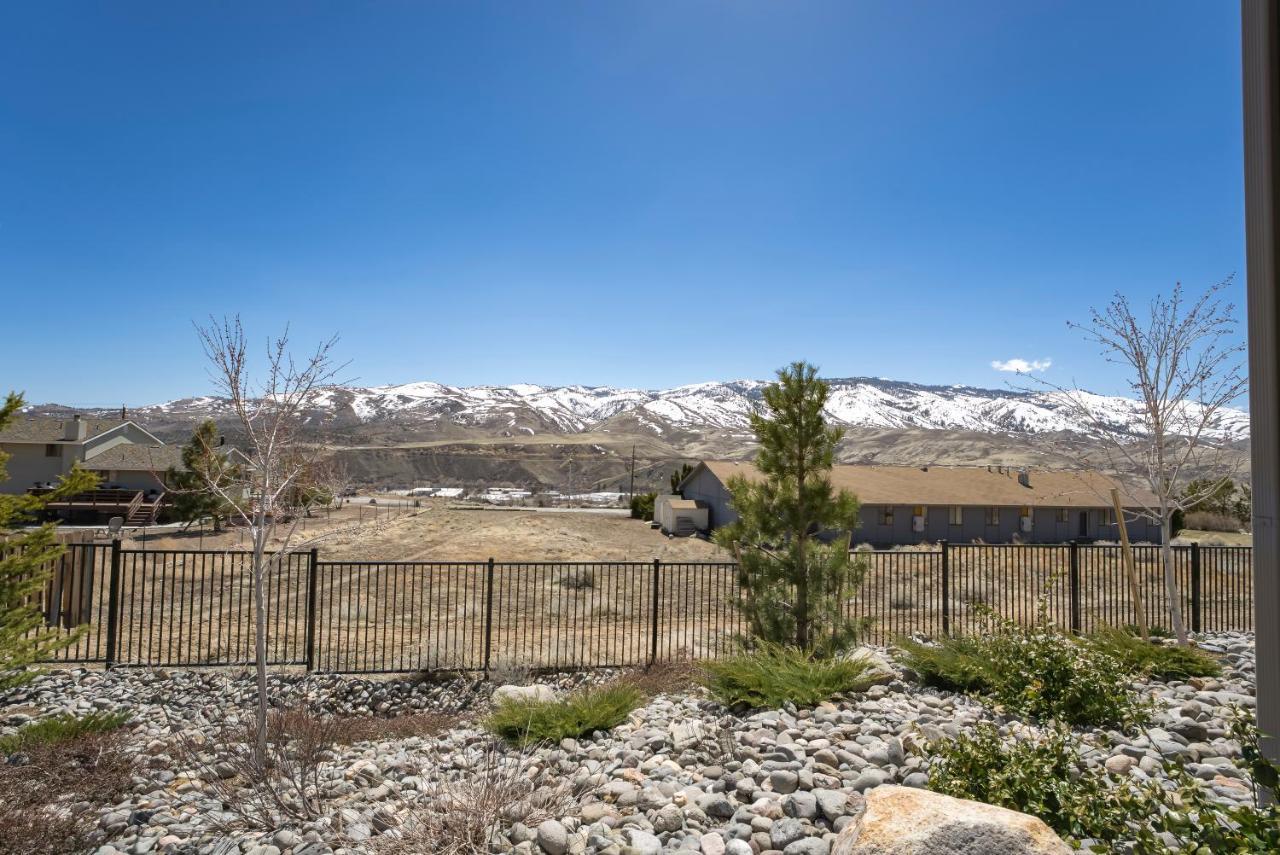Luxury Retreat - King Beds, Hot Tub, & Pool - Family & Remote Work Friendly Apartment Reno